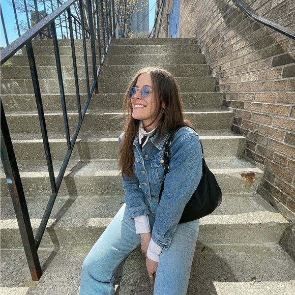 Meet your Posher, Jenn - Picture 1 of 1